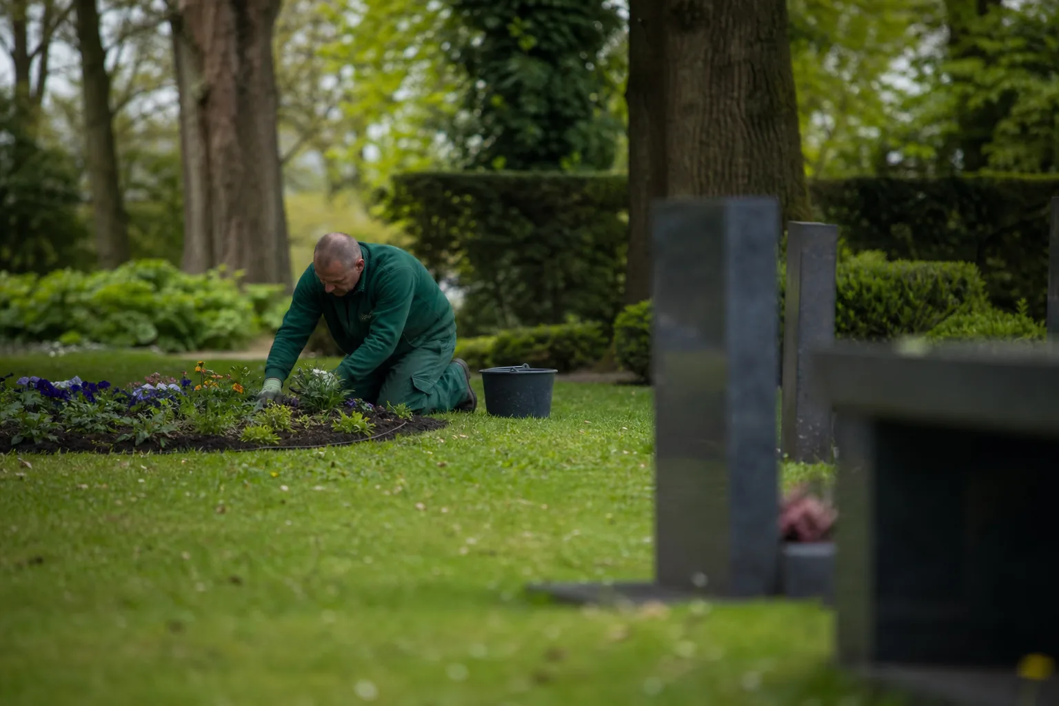Groenwerk in de Nederlandse buitenruimte. Beeld bij het artikel: Welke gegevens horen er per graf en per rechthebbende in je register?